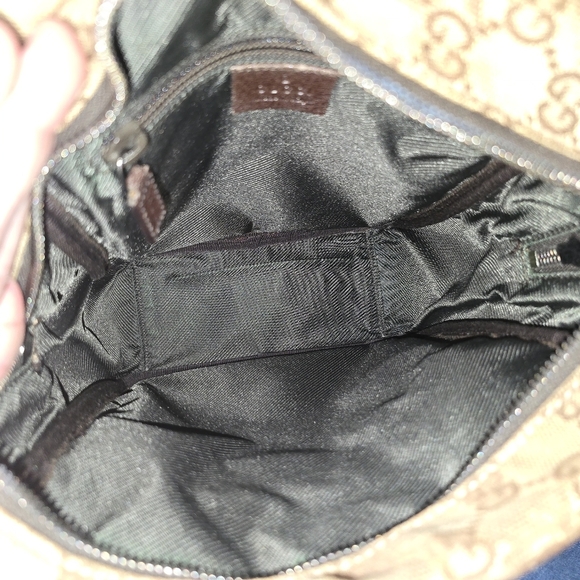 Authentic Vintage Gucci Beige Monogram Crossbody Bag - Picture 8 of 10